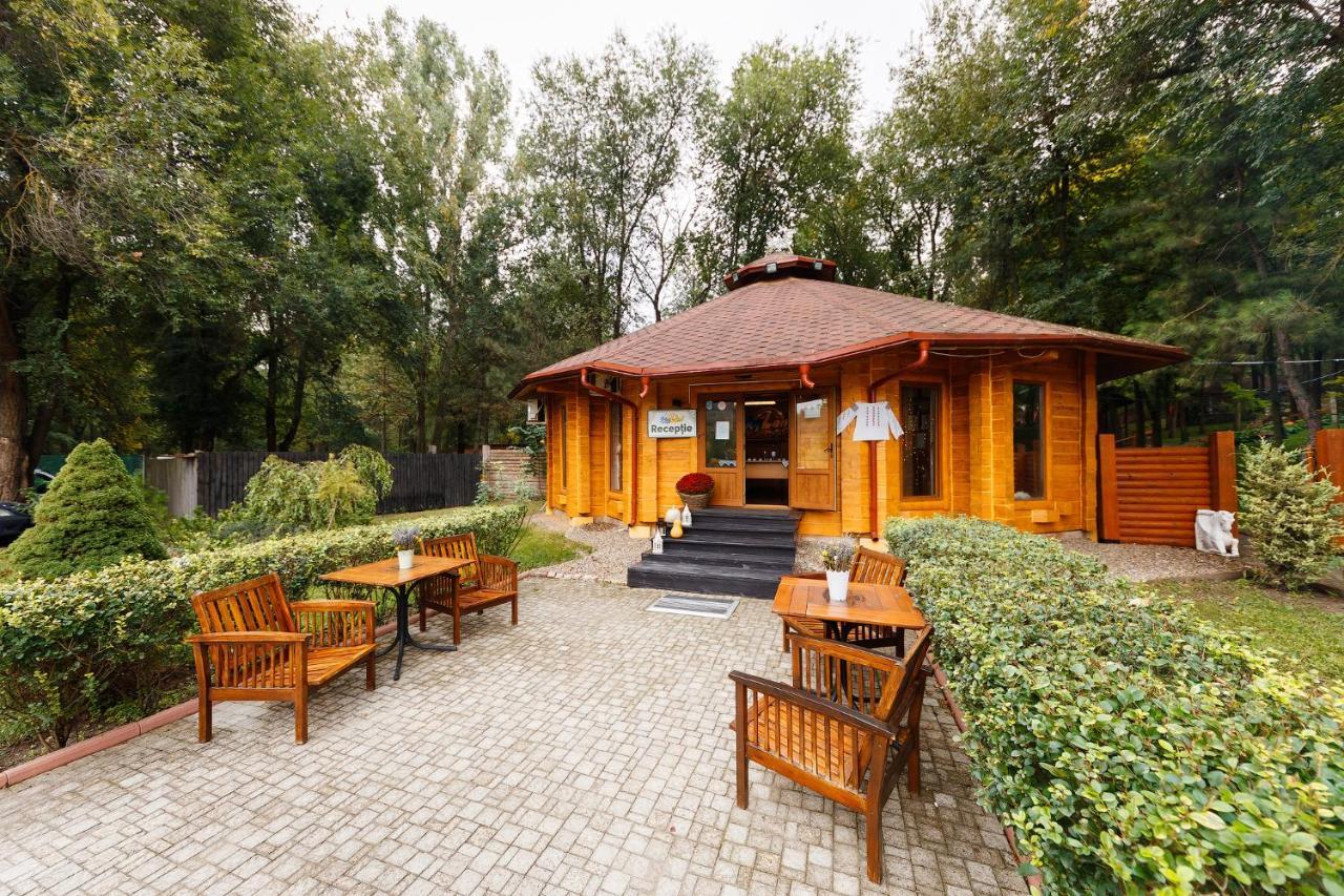 Sky Land Camping & Resort Cricova Luaran gambar
