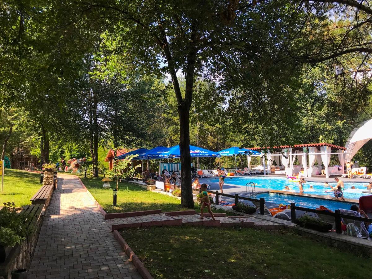 Sky Land Camping & Resort Cricova Luaran gambar